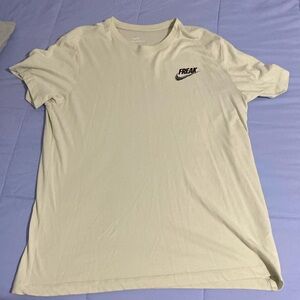 Nike tshirt L